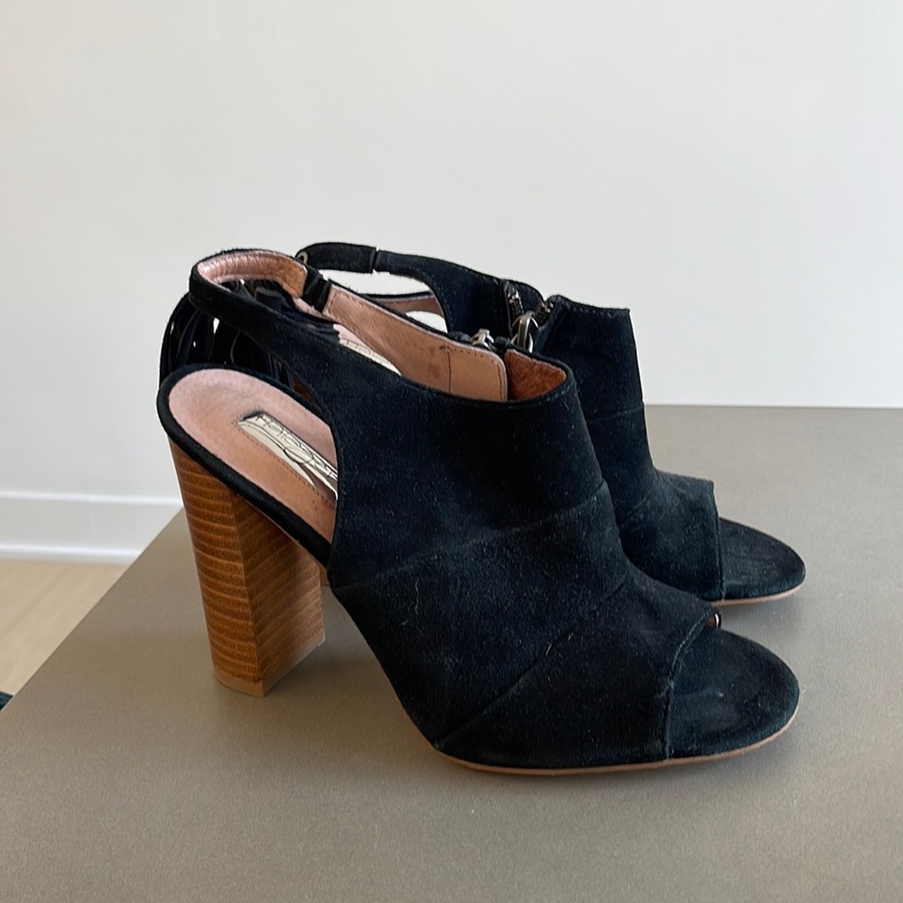 Halogen women’s black suede block heels